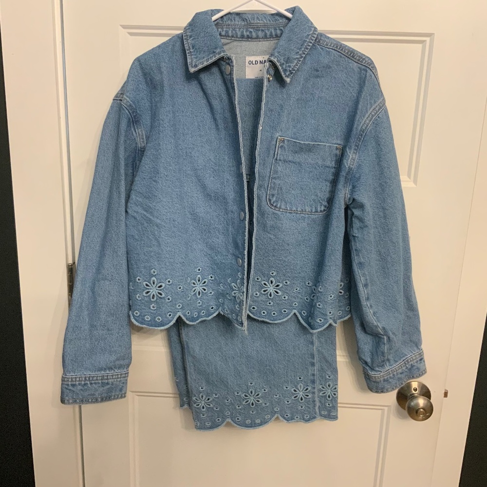 Denim scallop suit
